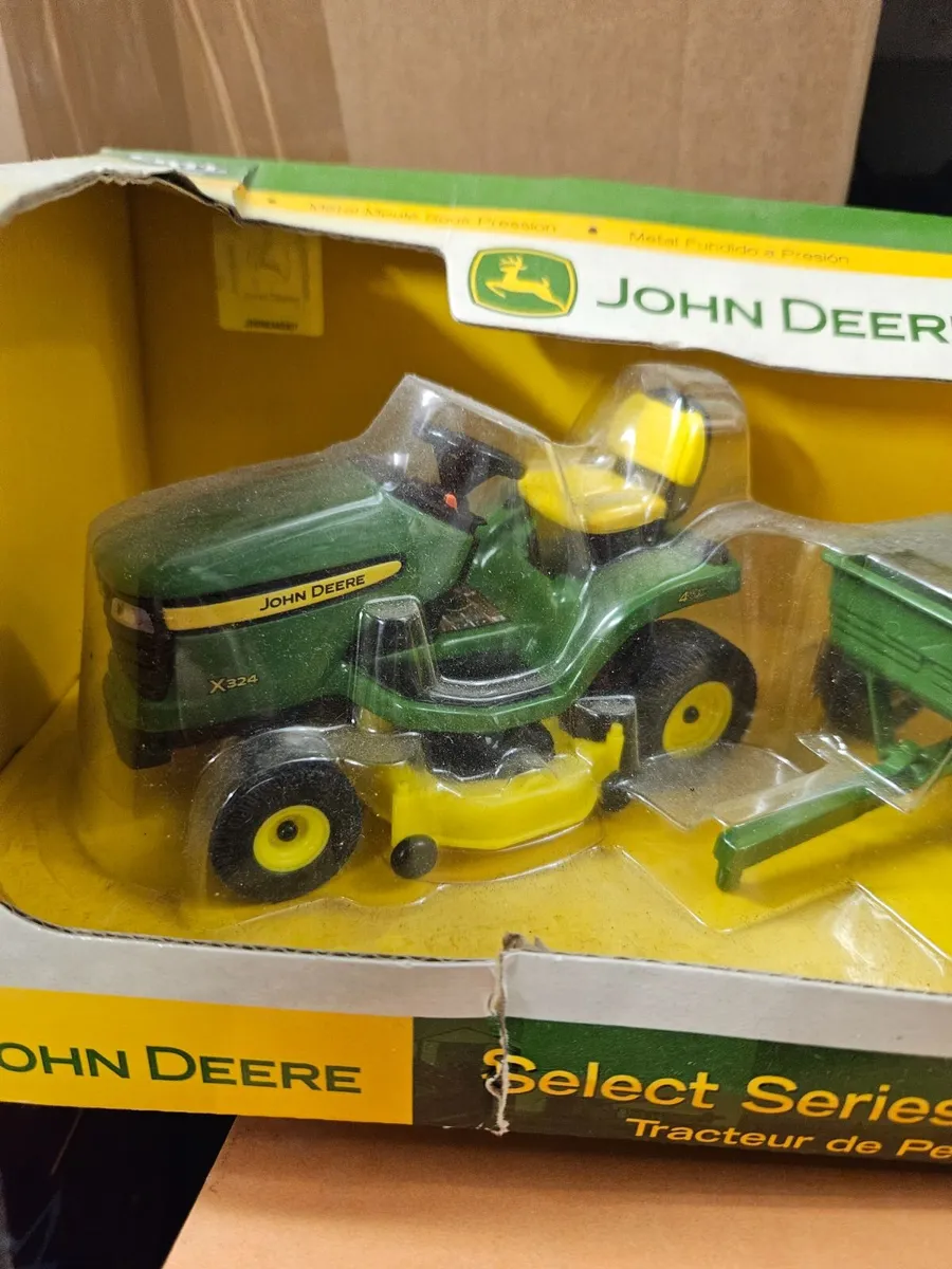 Britain's ERTL John Deere Mower and Trailer - Image 3
