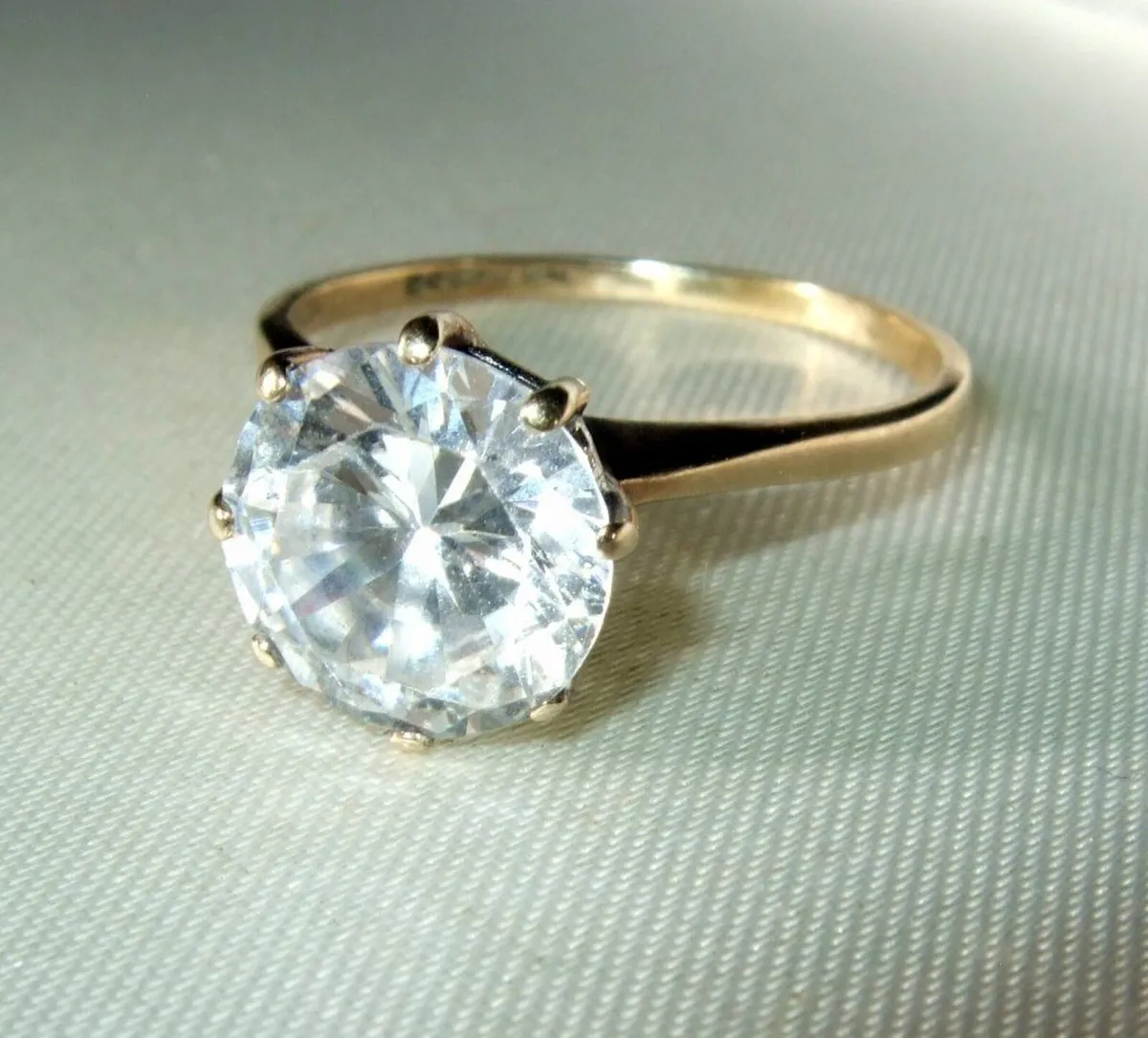 Vintage Hallmarked 9ct Gold Solitaire - Image 2