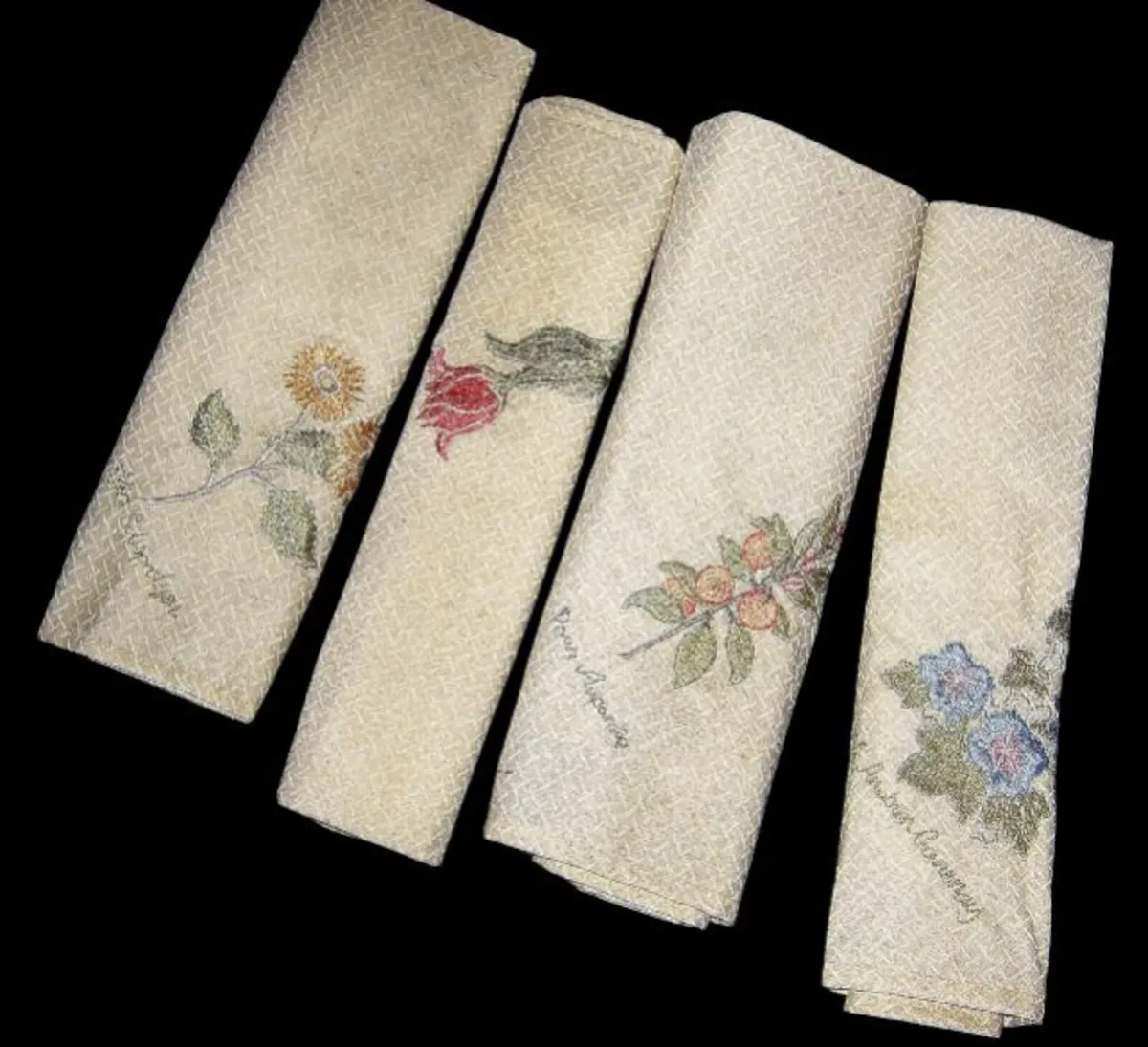 Pristine Vintage Harrods Embroidered Napkins - Image 2