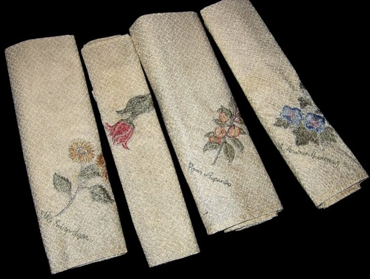 Pristine Vintage Harrods Embroidered Napkins - Image 4