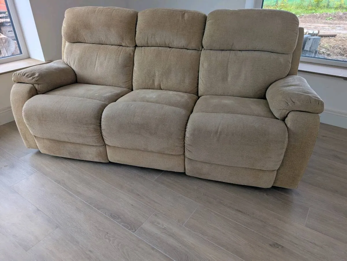 Electric reclining sofa, 3 seater - Image 2