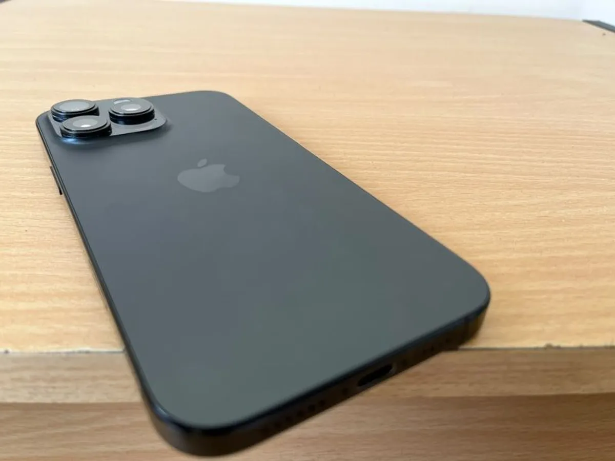 Iphone 16 pro max - Image 2