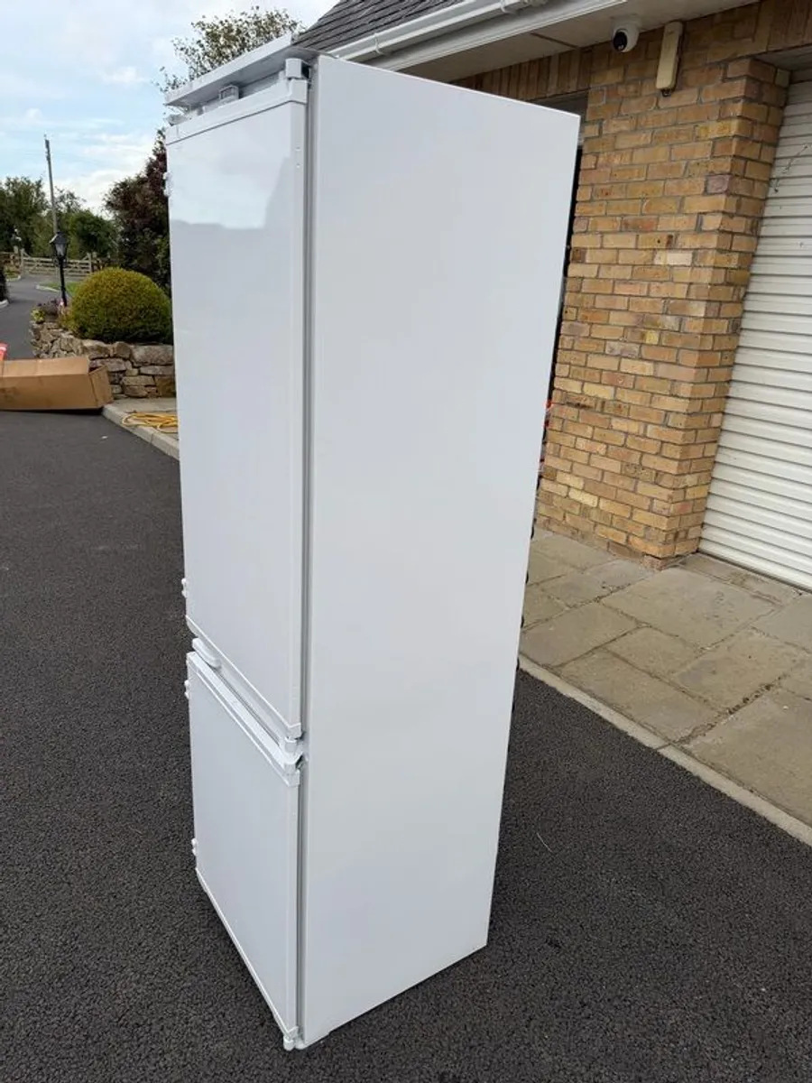 Integrated 70/30 Beko Fridge Freezer - Image 3
