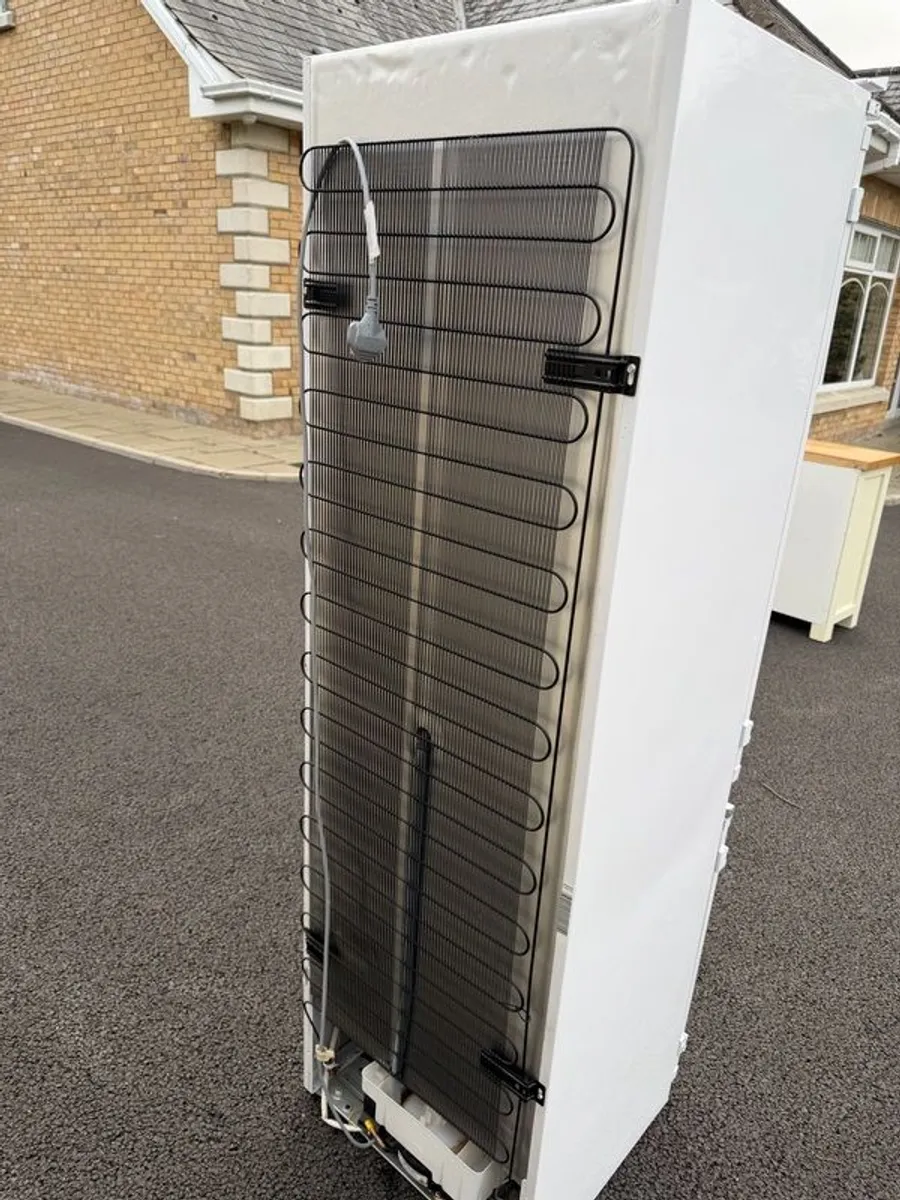 Integrated 70/30 Beko Fridge Freezer - Image 4