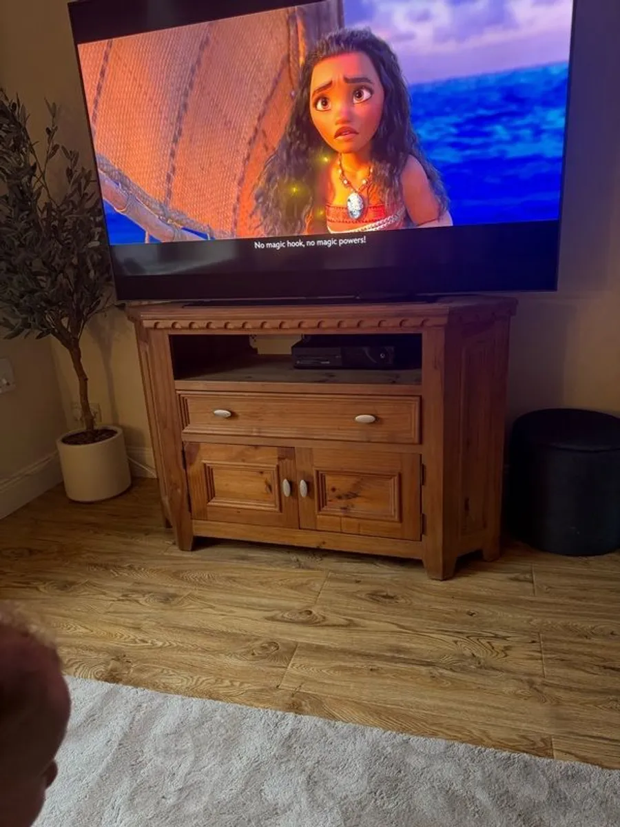 Corner TV Unit - Image 1