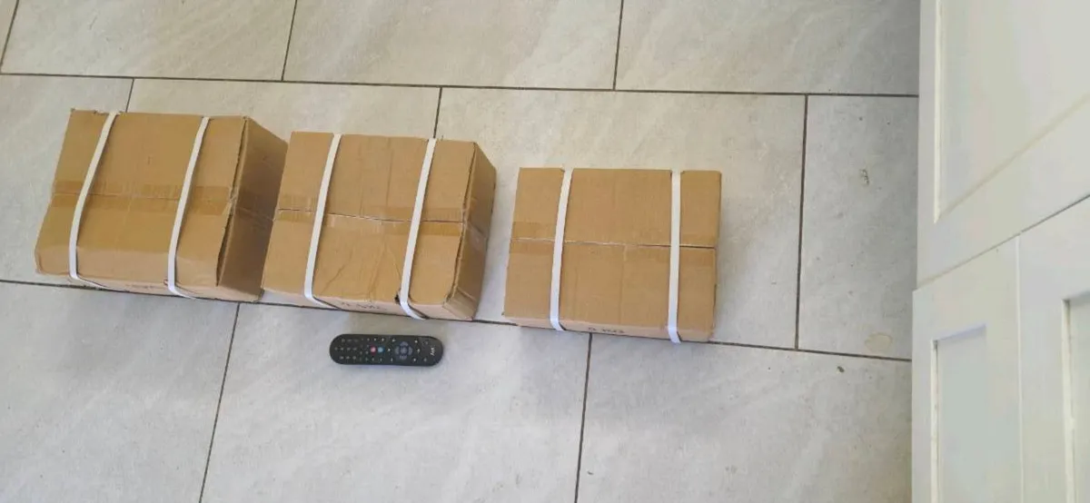 3xbrand new sets of hex dumbbells - Image 2