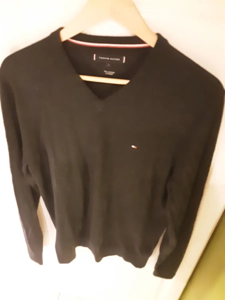 Mens Tommy hilfigher jumper - Image 1