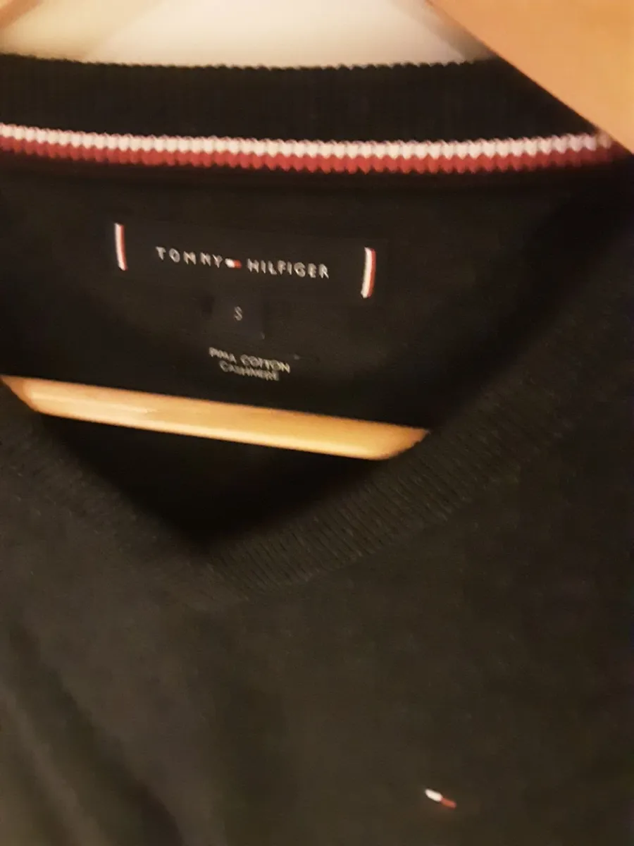 Mens Tommy hilfigher jumper - Image 3