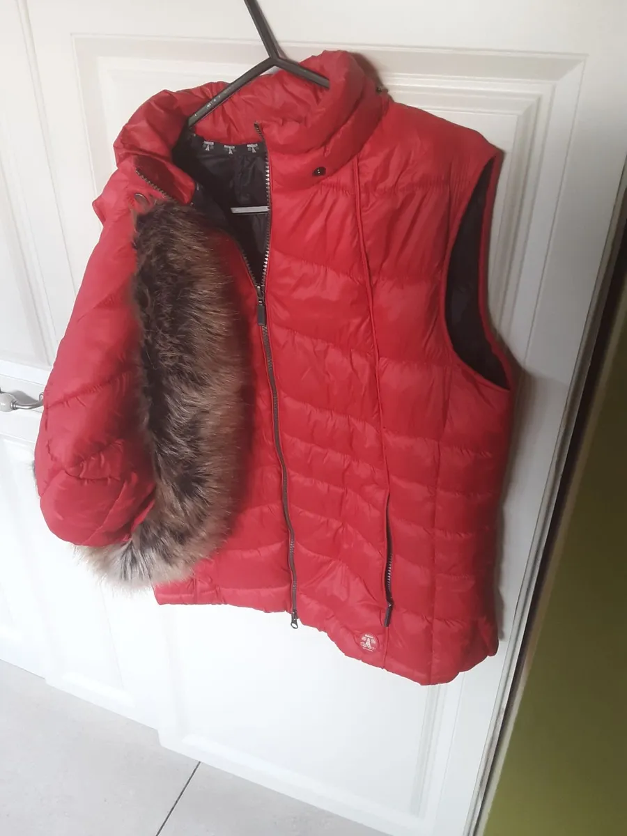 Ladies red Barbour sleeveless jacket with detachab - Image 1