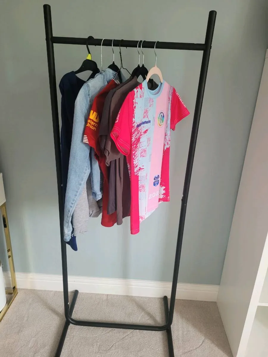 Clothes rail - Image 1