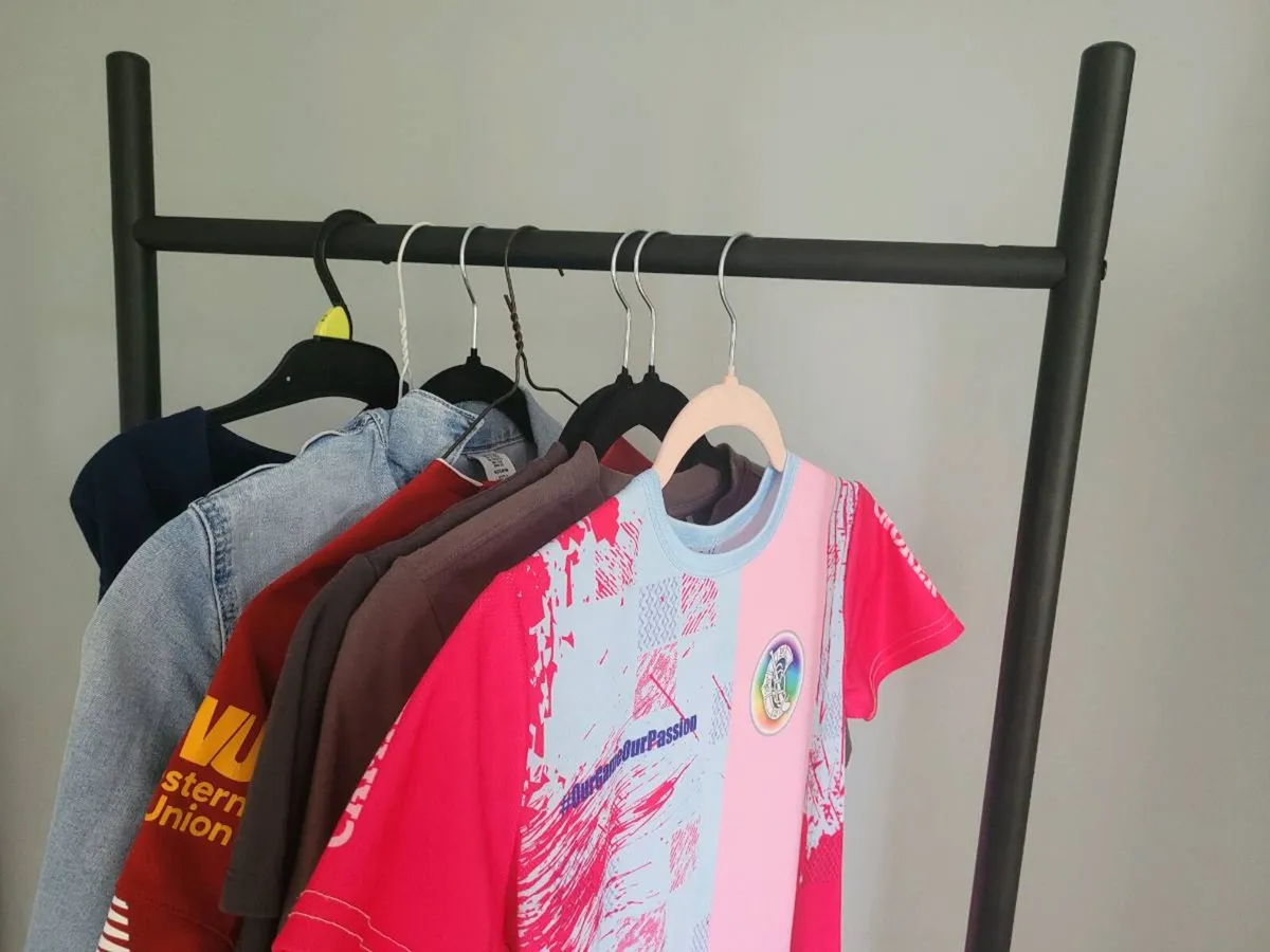 Clothes rail - Image 3