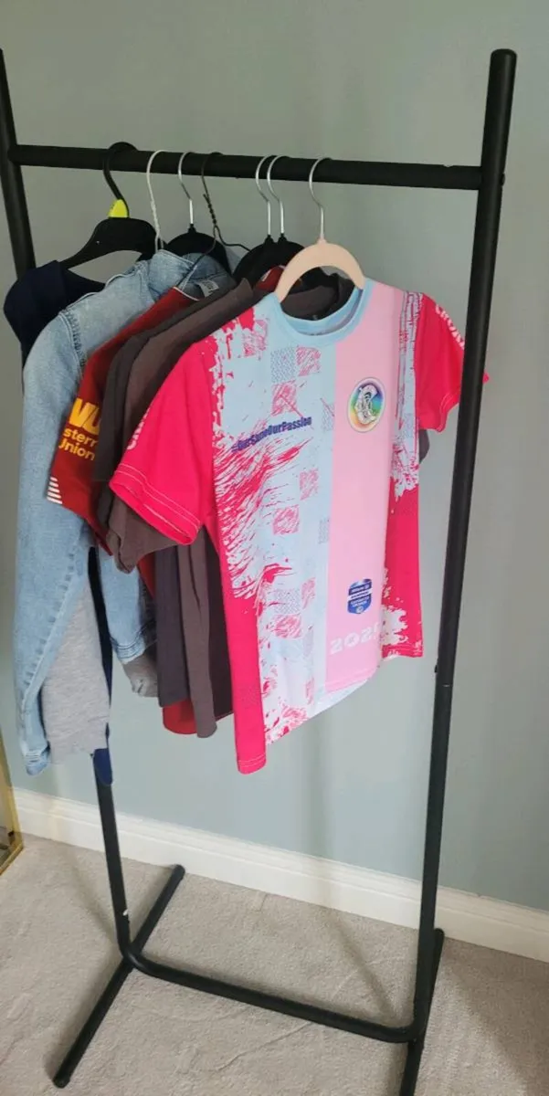 Clothes rail - Image 4