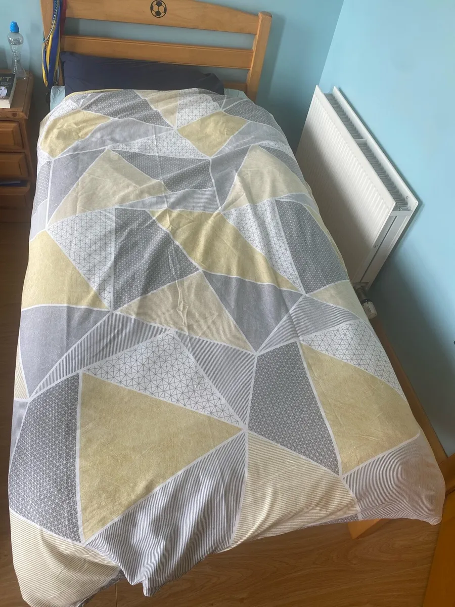 Bed frame and mattres - Image 1