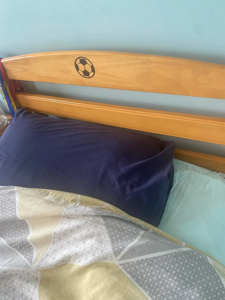 Bed frame and mattres - Image 3