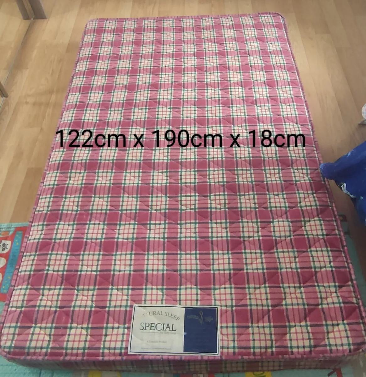 Bed frame - Image 1