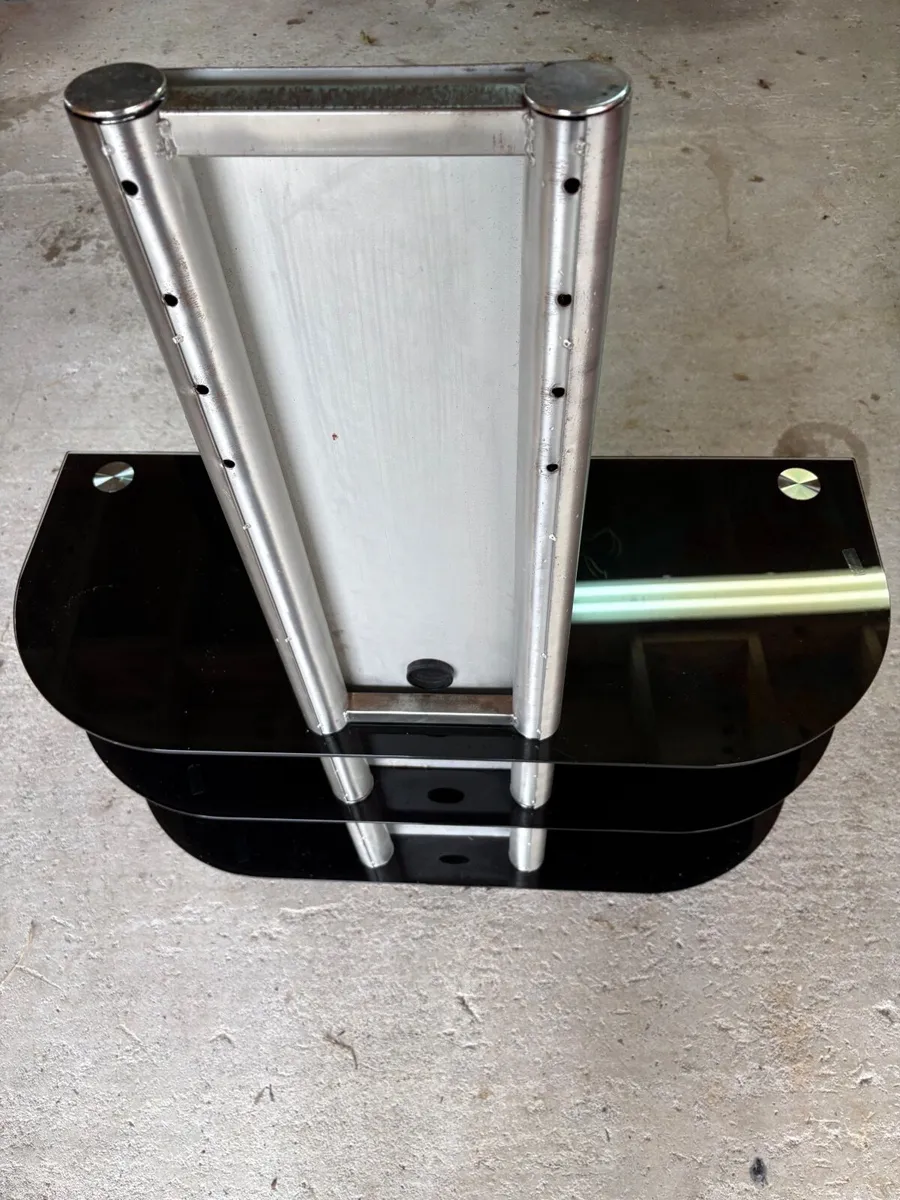 TV stand - Image 2
