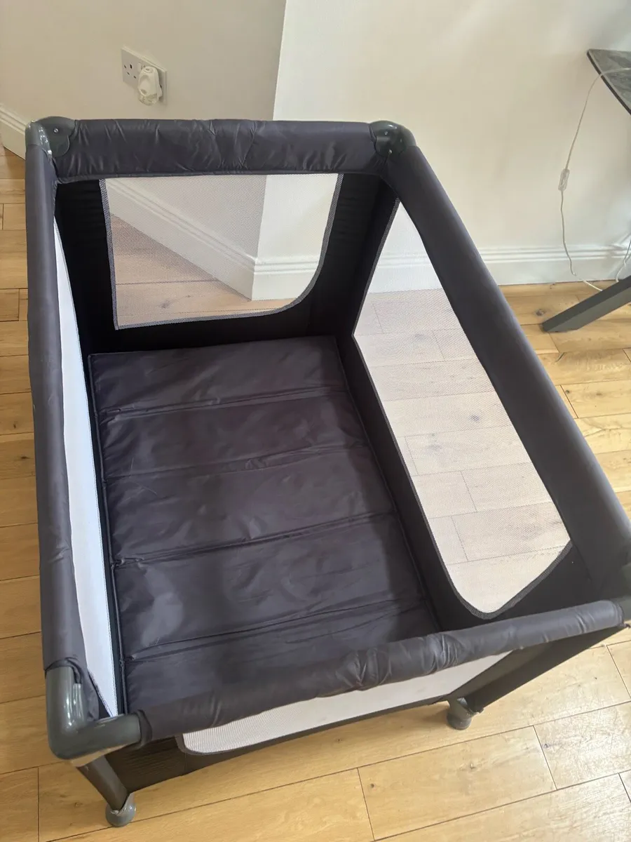 Travel cot - Image 3