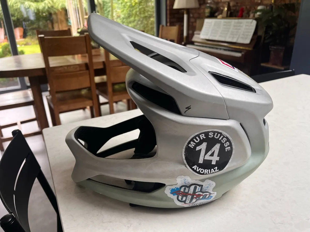 Specialized Gambit full face MTB helmet - Image 4