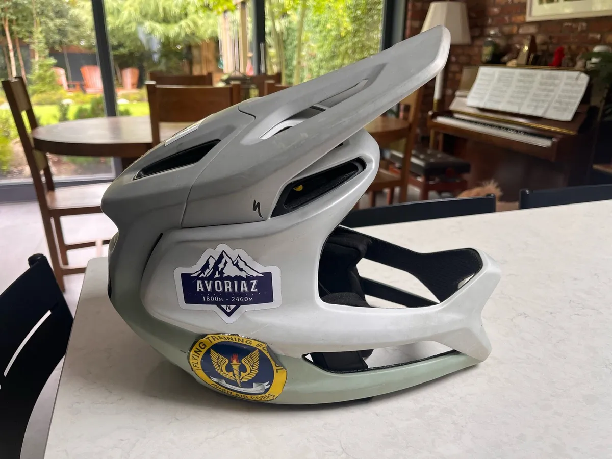Specialized Gambit full face MTB helmet - Image 2