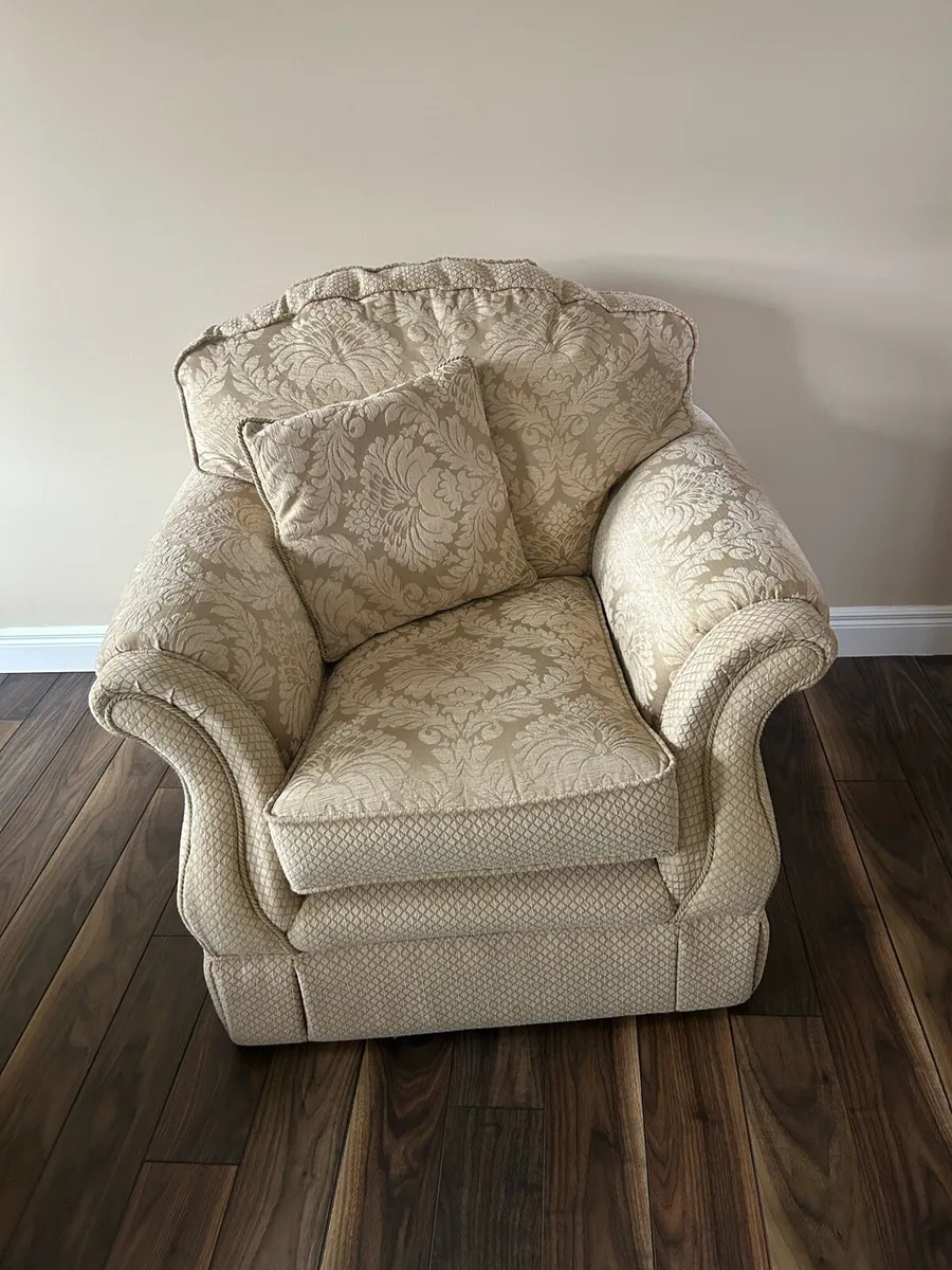 Suite of furniture - Image 4