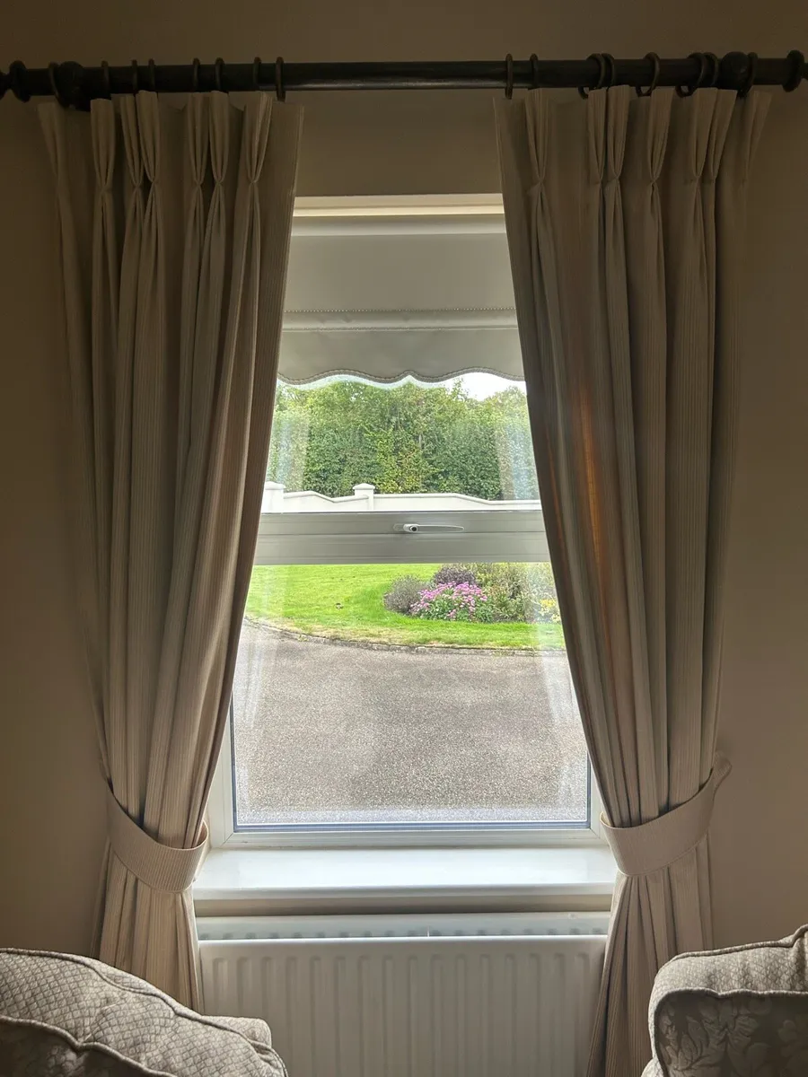 Curtains - Image 2