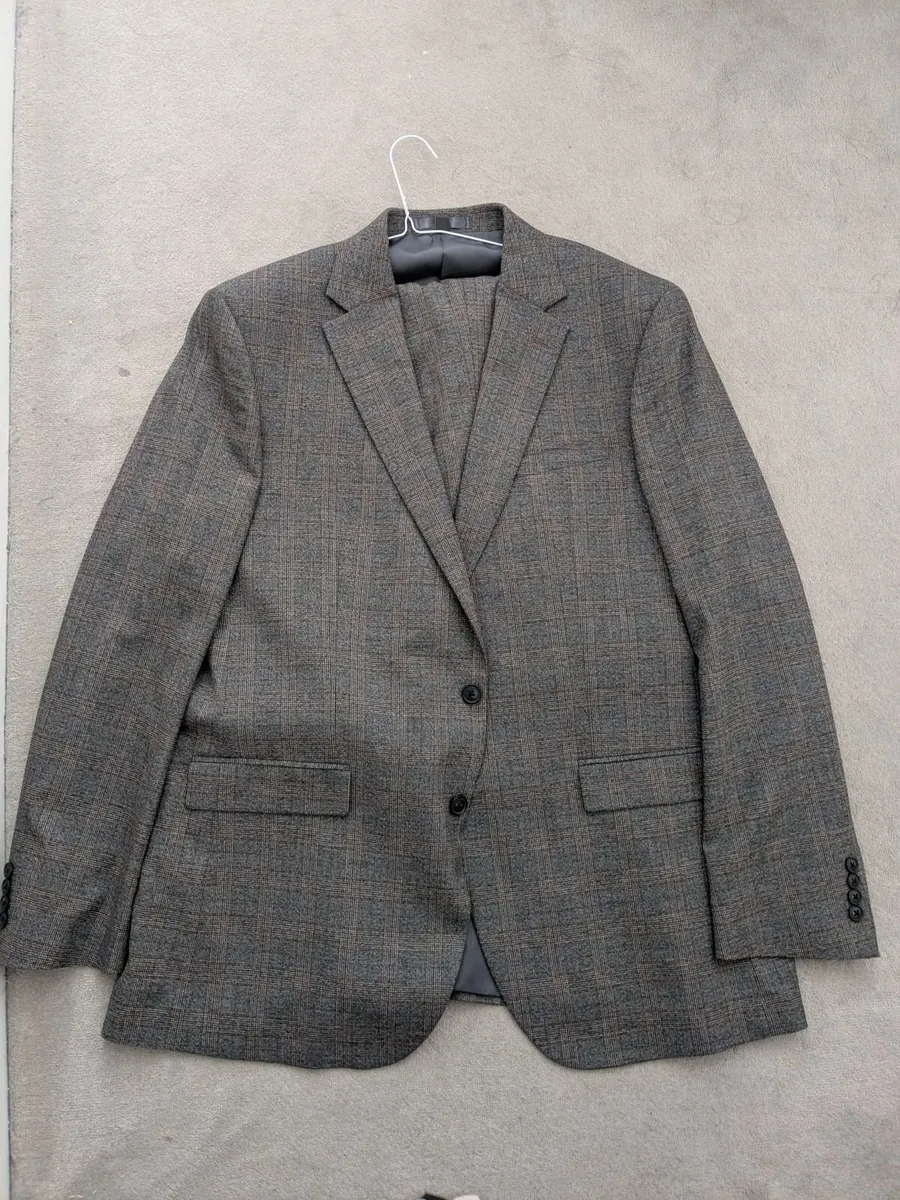 Mens Suit and Blazer - Image 3