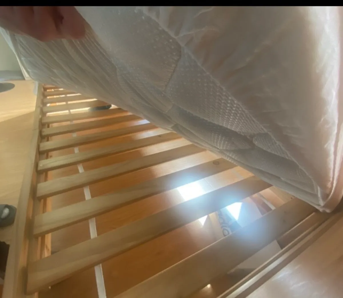 Bed and mattress - Image 4