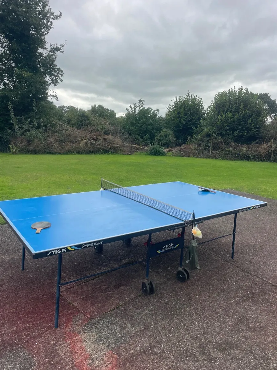 Outdoor table tennis table  Stiga with bats and ba - Image 3