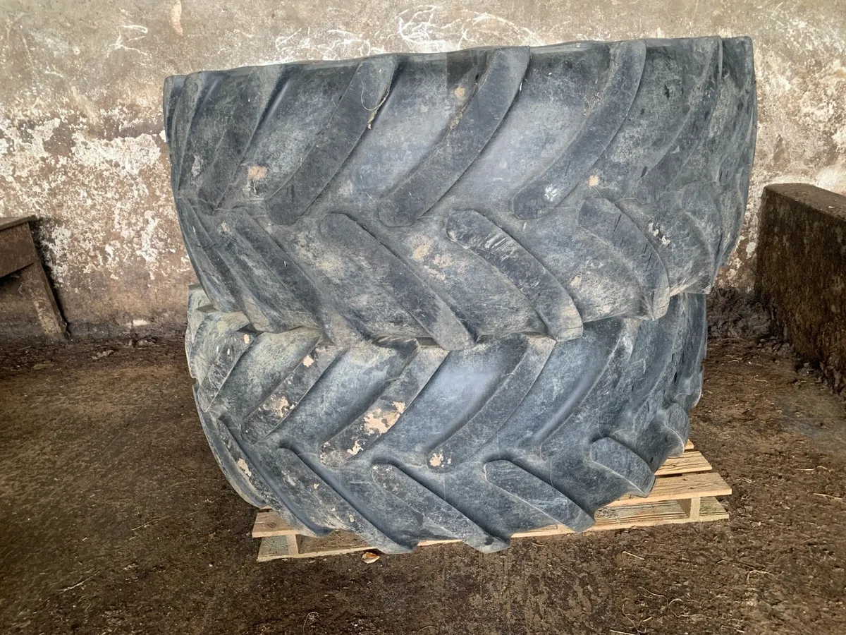 John Deere wheels and tyres - Image 2