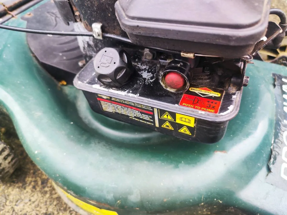 Pro Lawn Petrol Lawnmower Briggs and Stratton - Image 3