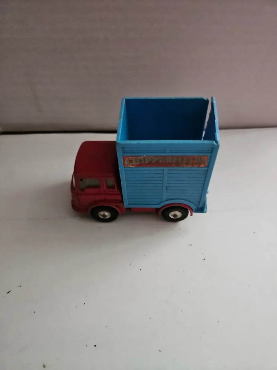 Corgi Chipperfields Circus Giraffe Truck - Image 1