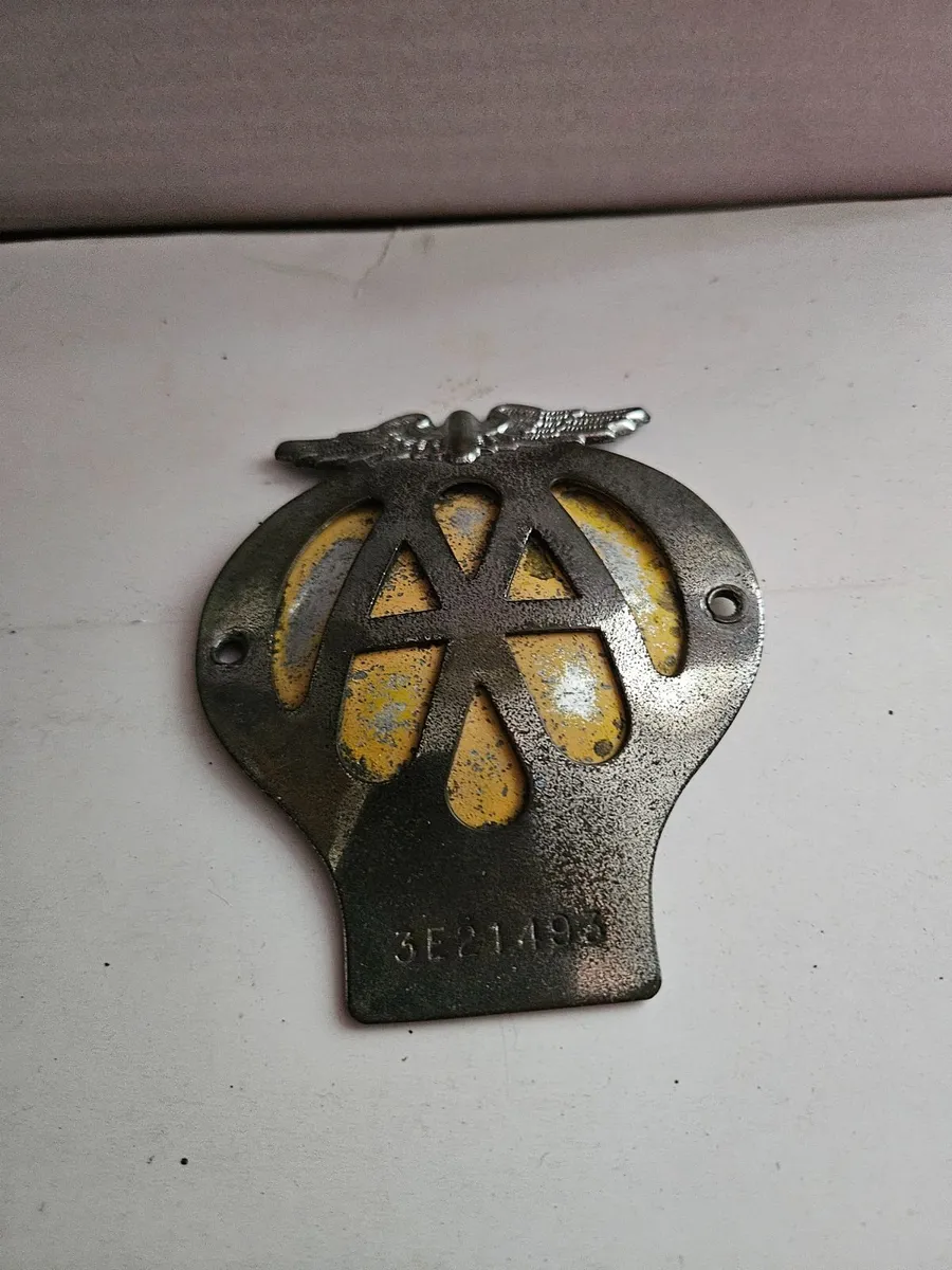 Vintage AA Badge - Image 1