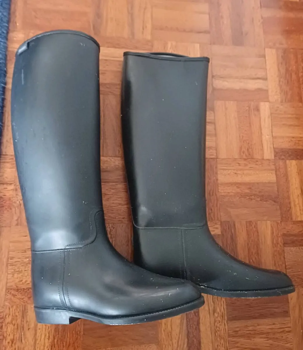 Horse Riding Boots Size 5 - Image 1