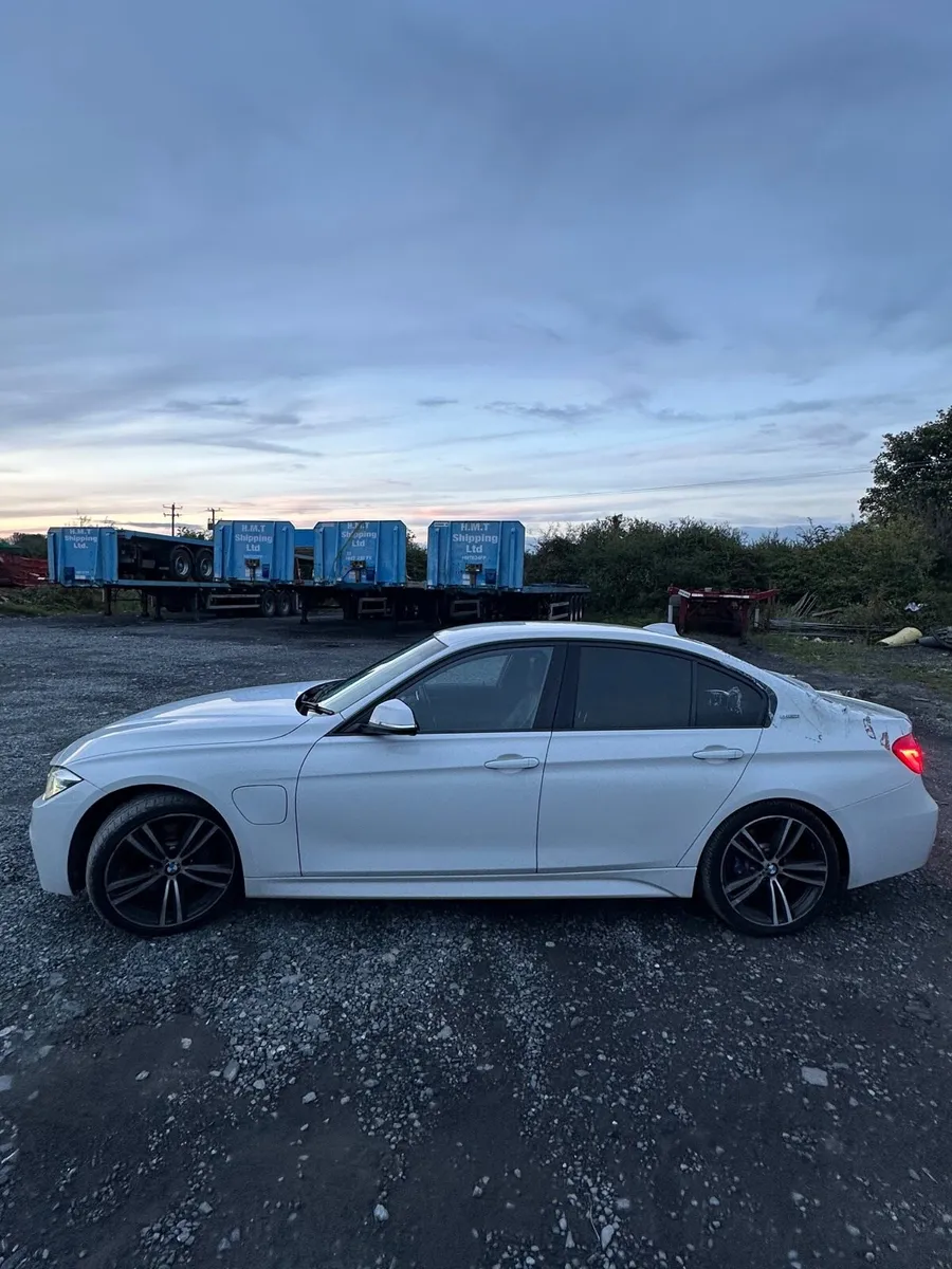 BMW 330e Msport Plus BREAKING ONLY - Image 4
