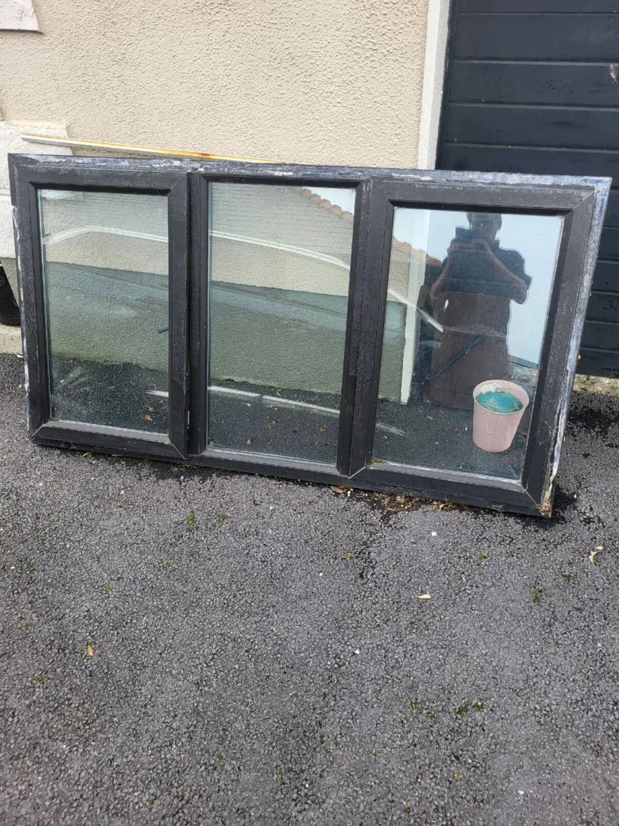 Window and door - Image 2