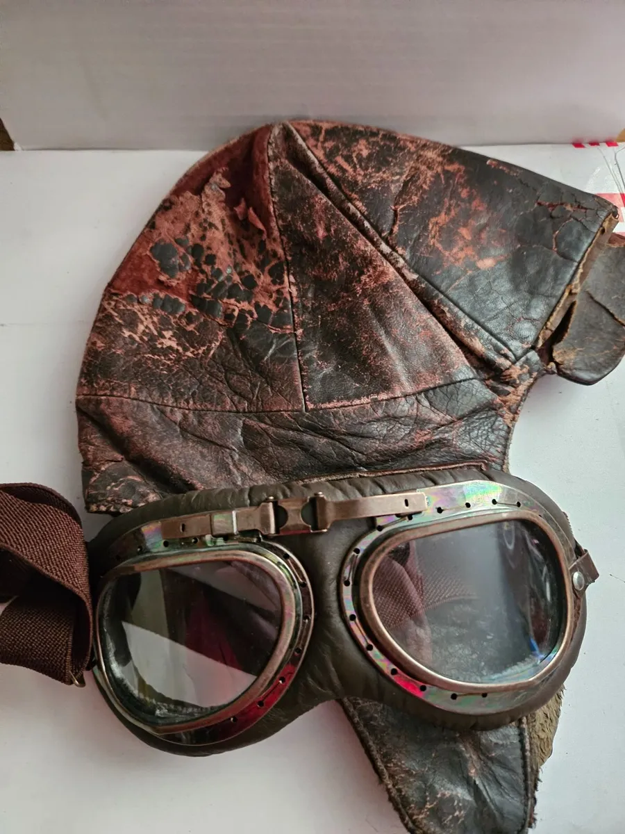 Vintage Flying Cap and Goggles - Image 3