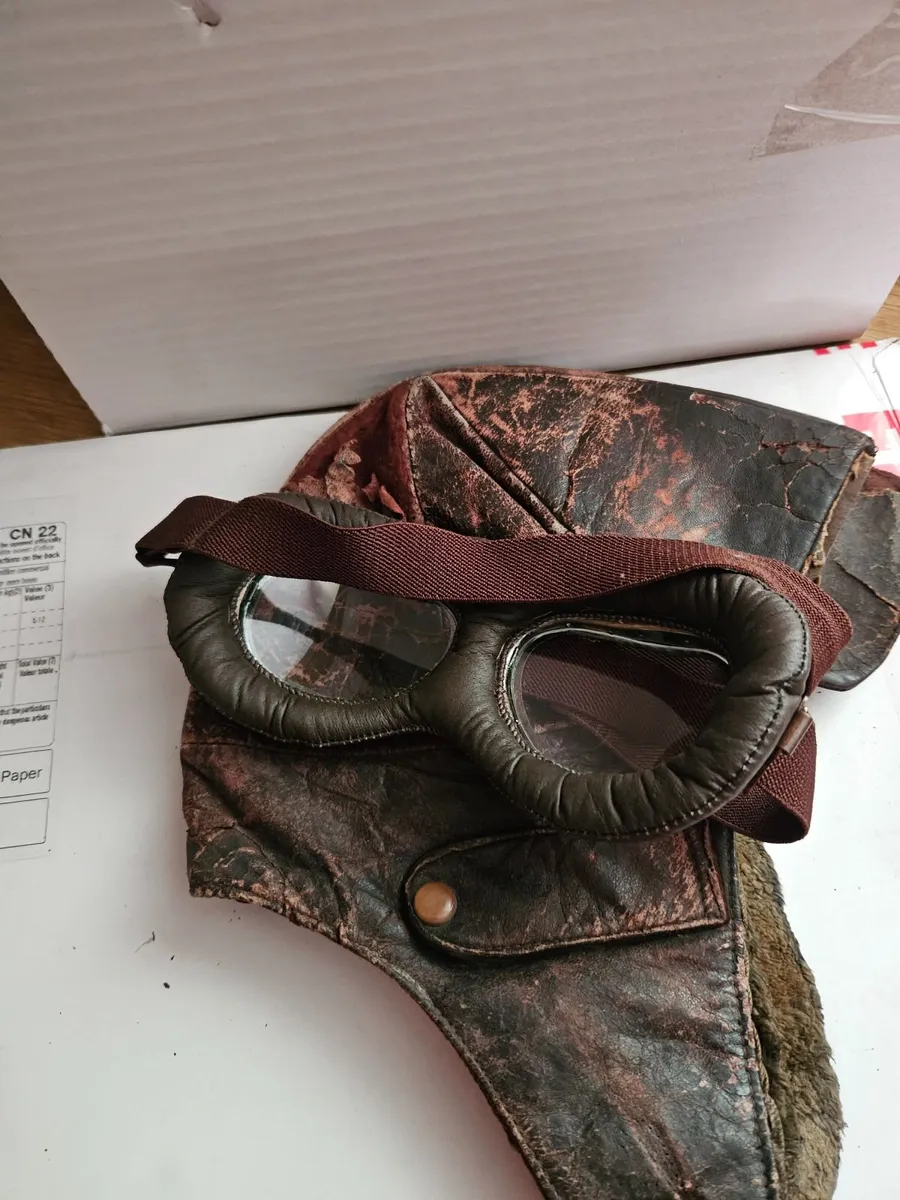 Vintage Flying Cap and Goggles - Image 4
