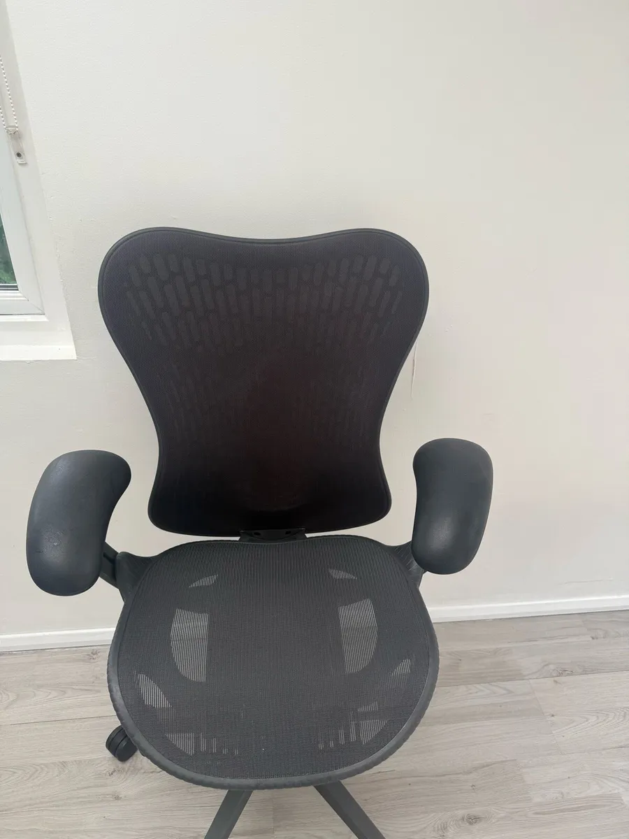 Herman Miller Mirra 2 Office Chair - Image 2