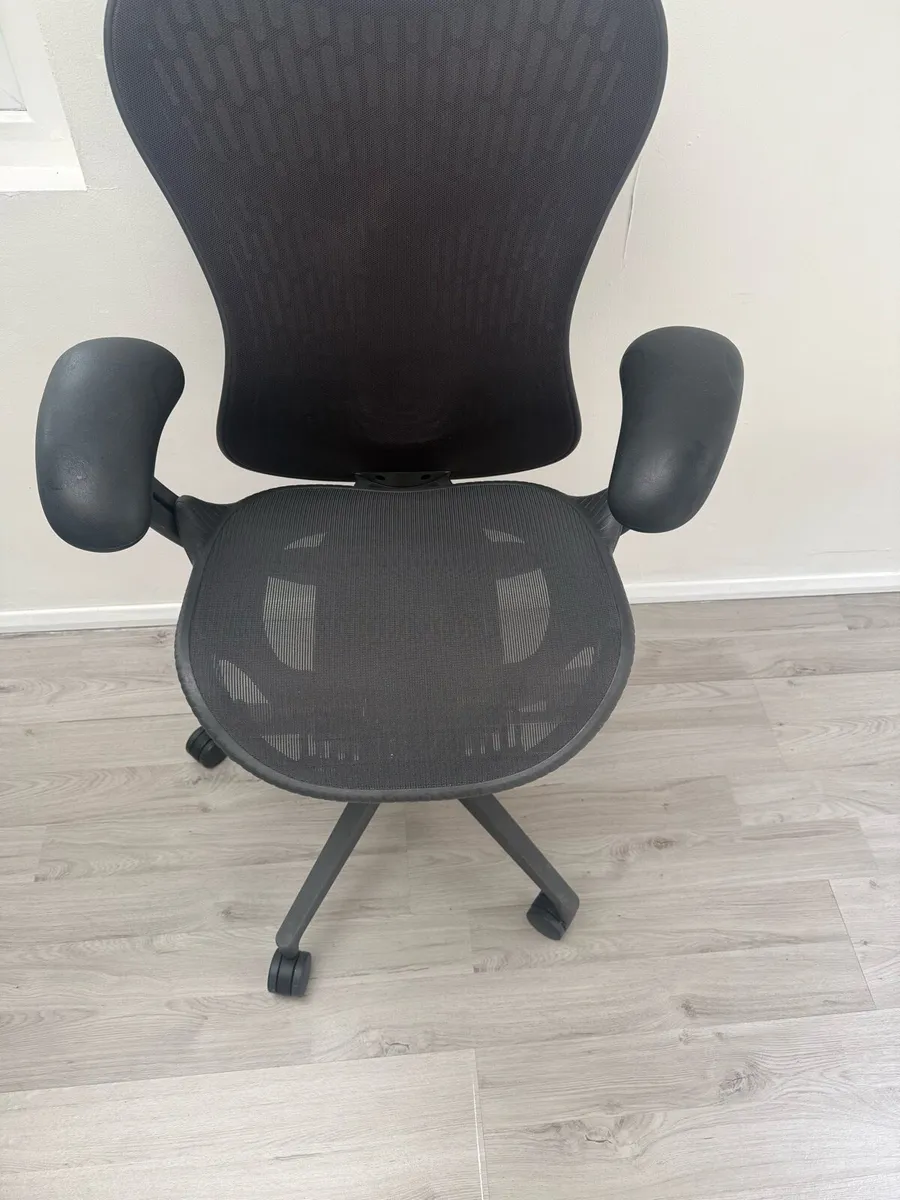 Herman Miller Mirra 2 Office Chair - Image 3