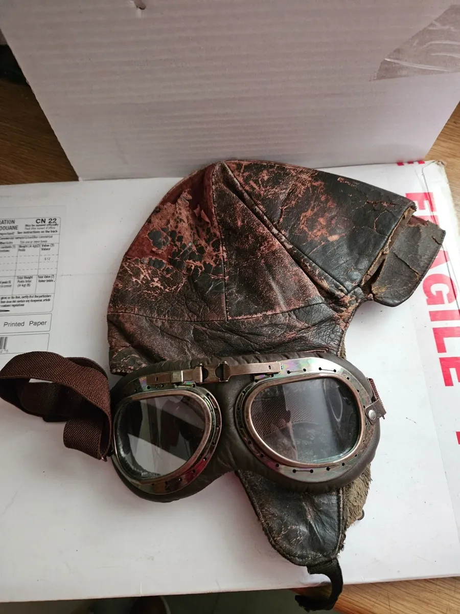 Vintage Flying Cap and Goggles - Image 1