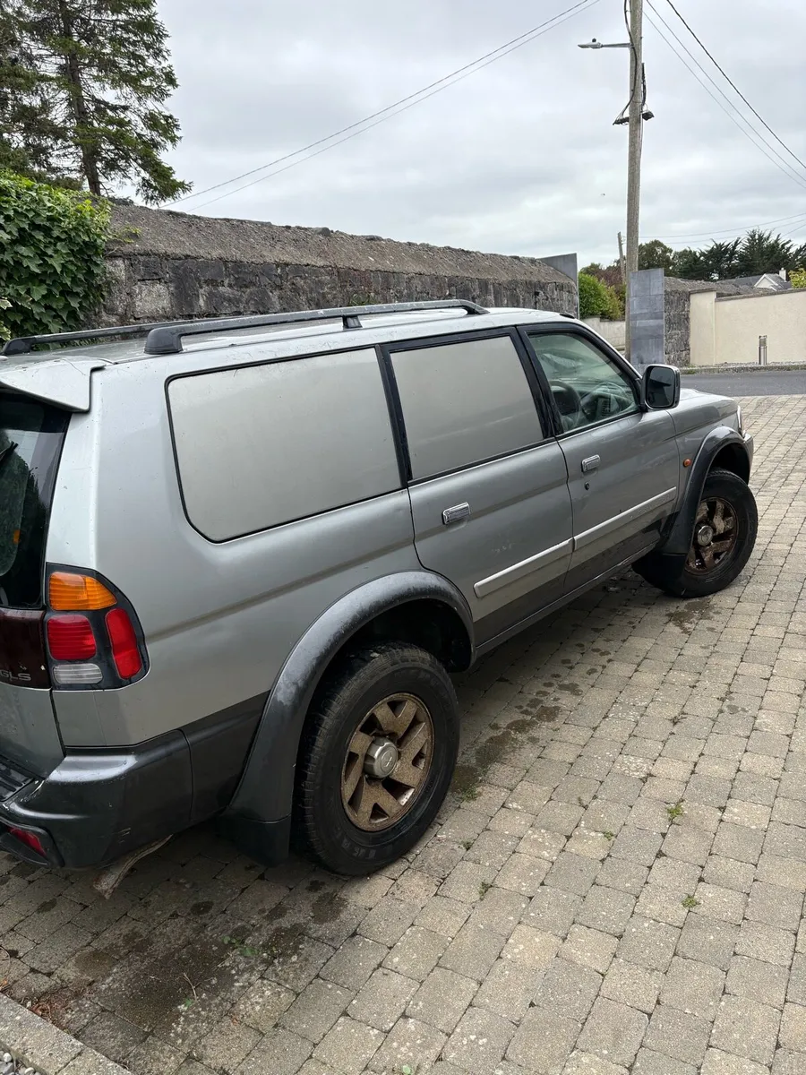 Mitsubishi Pajero - Image 2