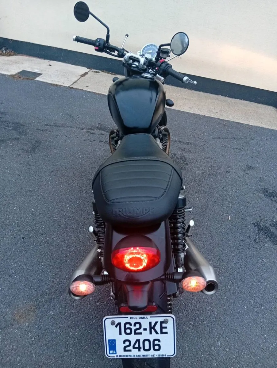 Triumph Bonneville - Image 2