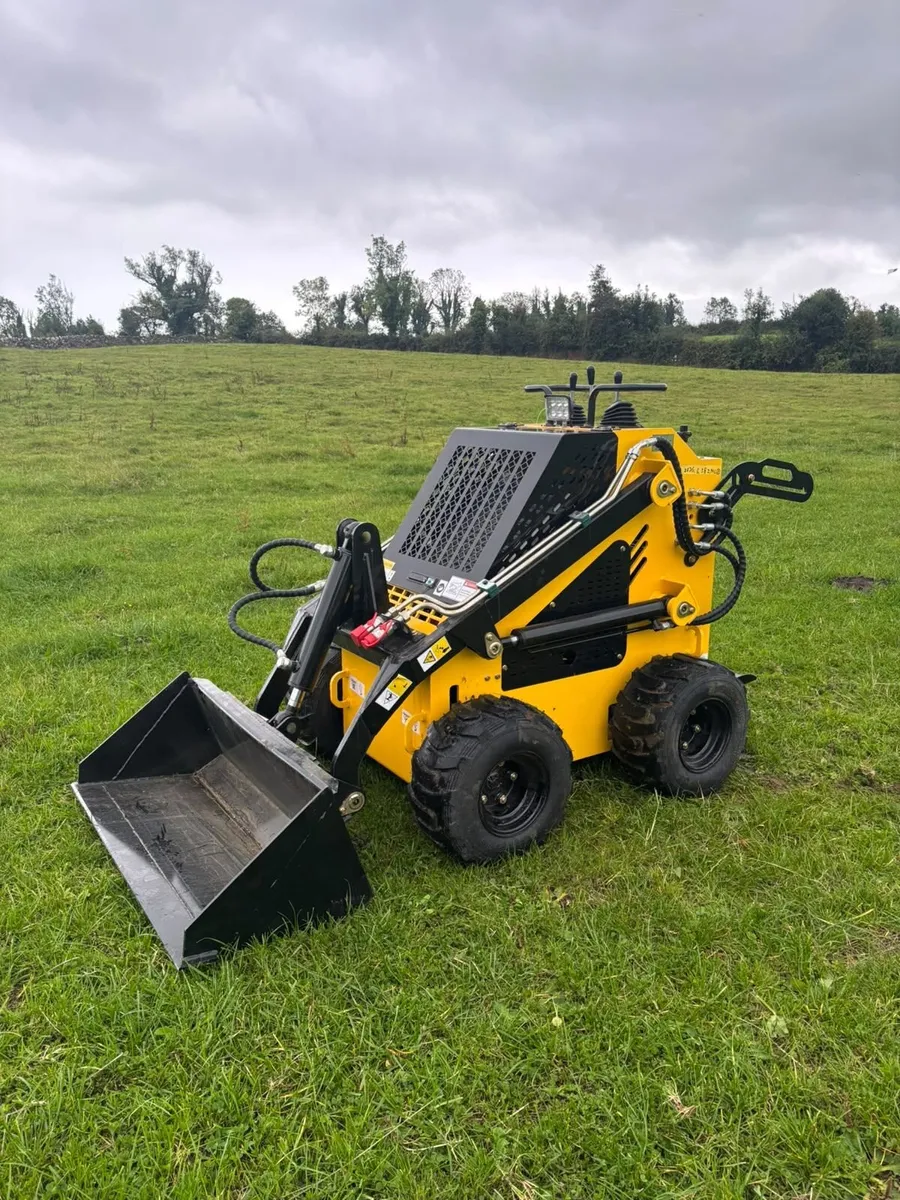 Mini skid steer loader - Image 1
