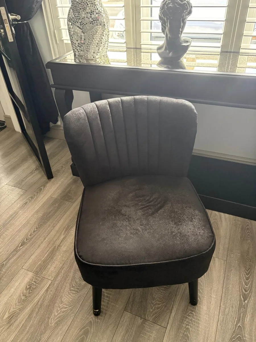 Bedroom chair