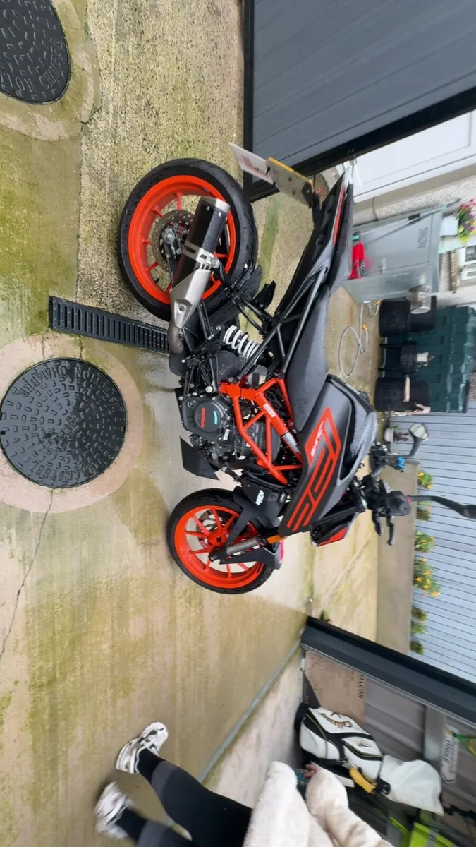 2023 KTM DUKE 125 - Image 1