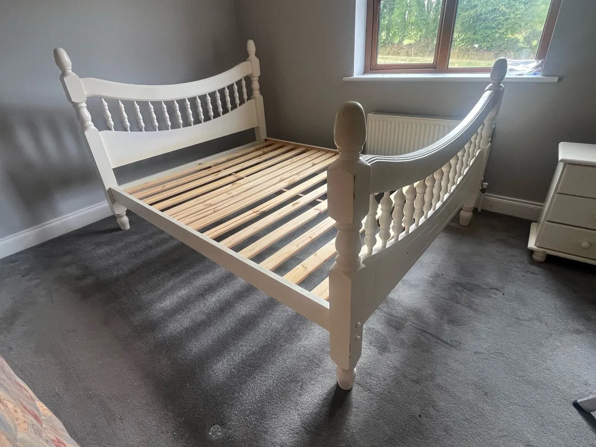 Bedroom suite - Image 3