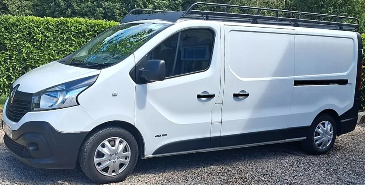 Renault Trafic 2016 - Image 2