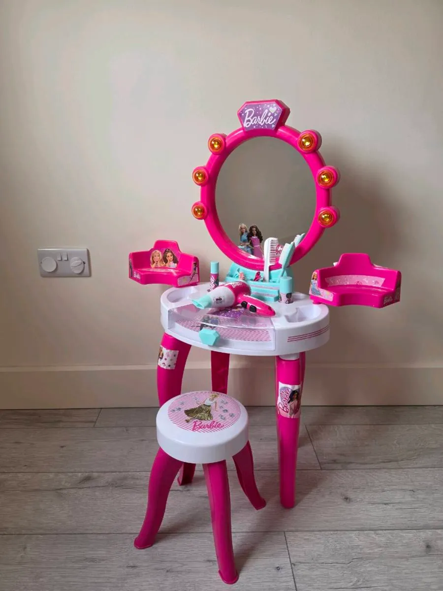 Barbie - Image 1