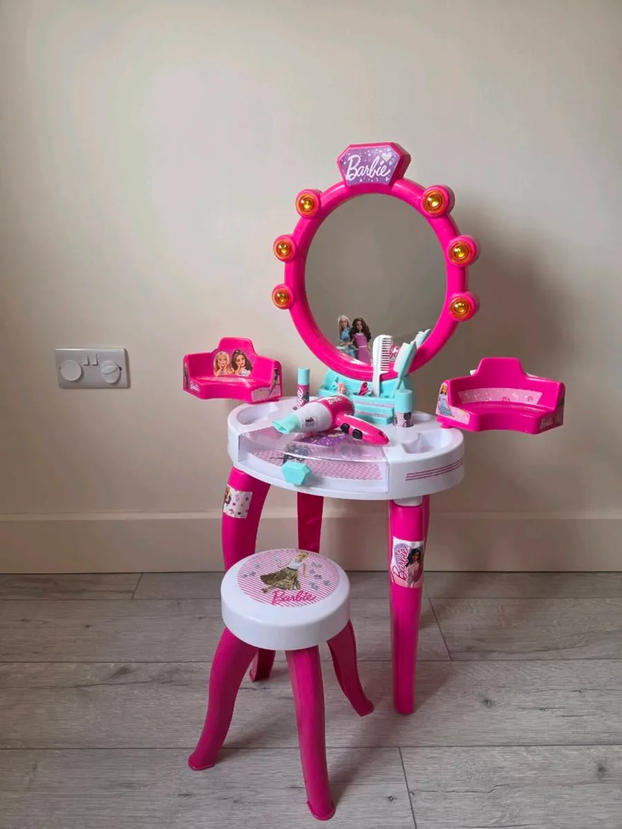 Barbie - Image 2