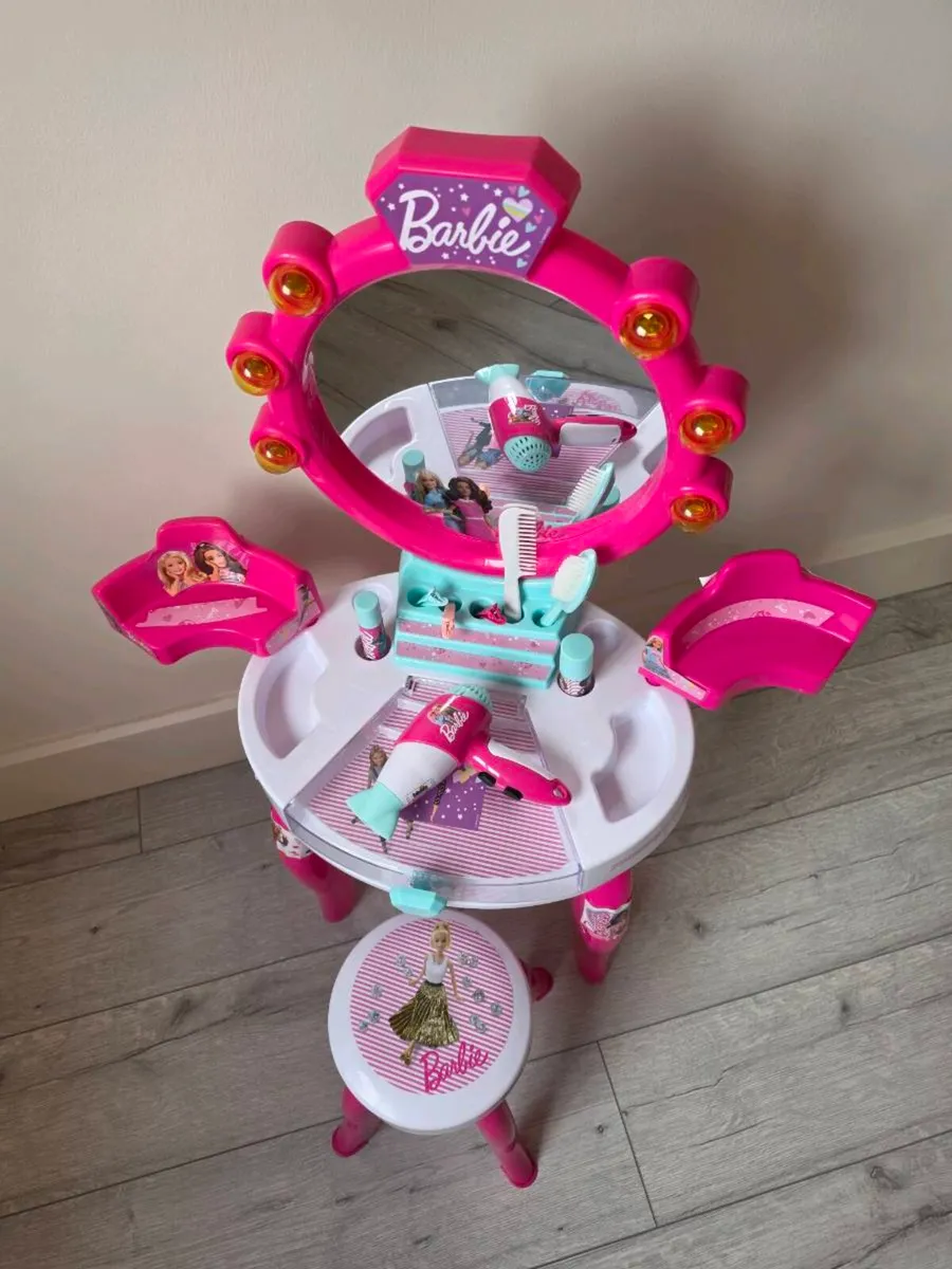 Barbie - Image 3